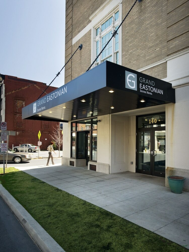 Фото Grand Eastonian Hotel & Suites