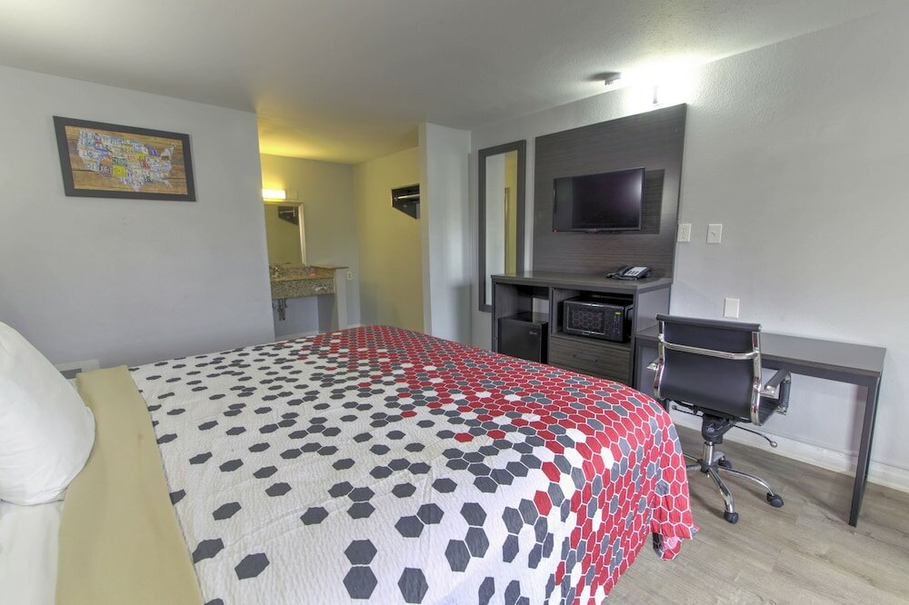 Фото Econo Lodge Airport