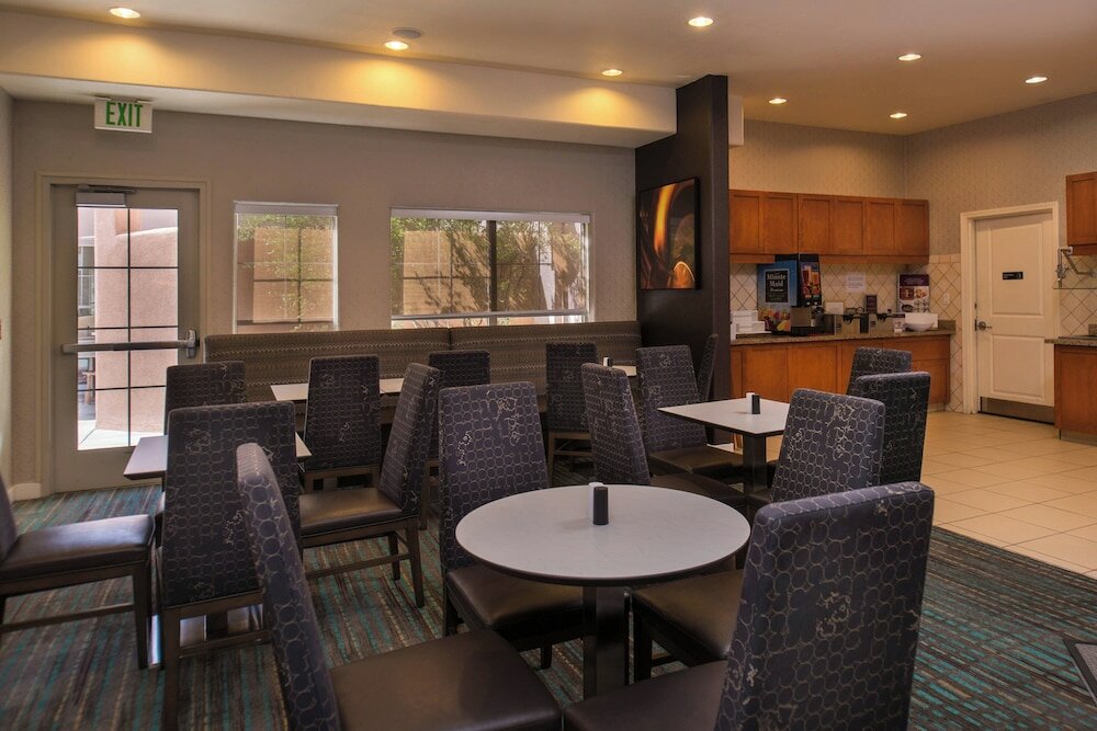 Фото Residence Inn by Marriott Albuquerque Airport
