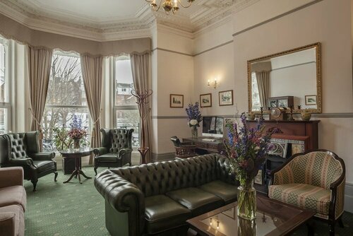 Внешний вид отеля The Devonshire Park Hotel в Истборне, фото 2