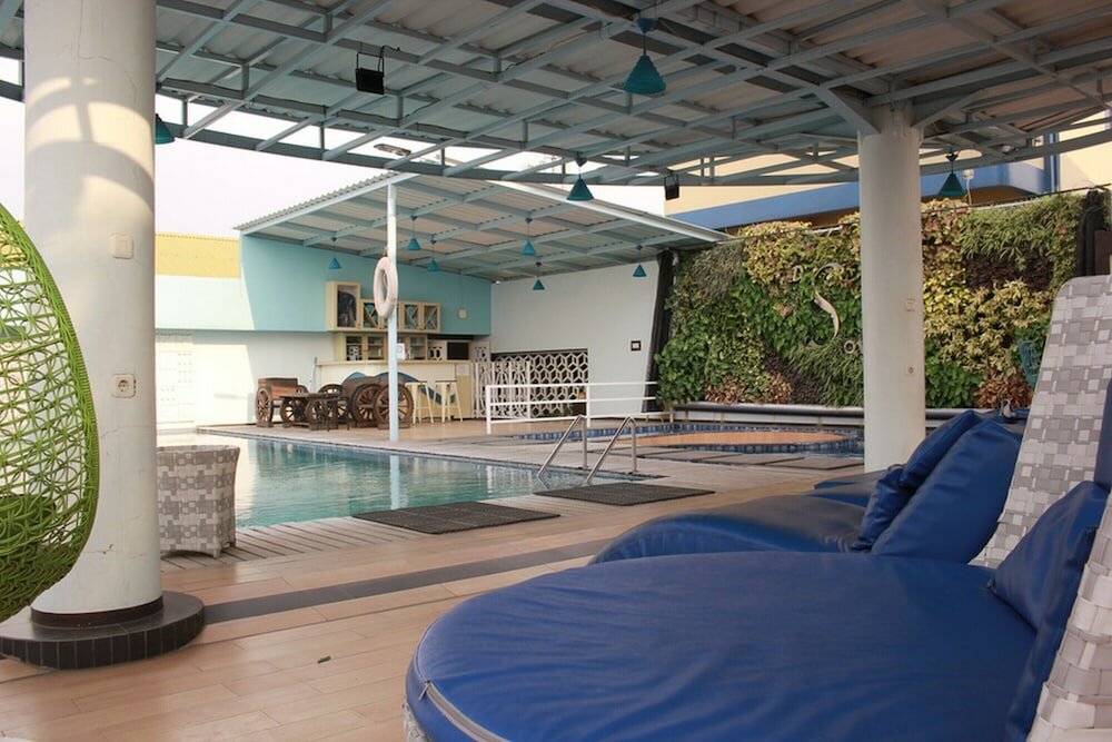 Фото RedDoorz Premium near Bandung Station