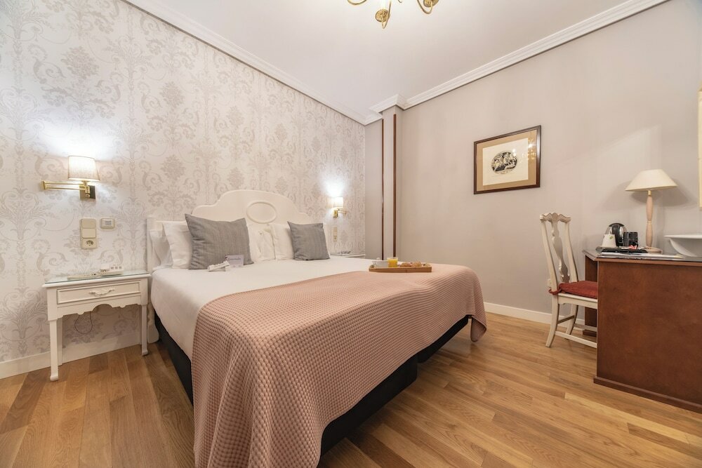 Фото Hotel Infanta Isabel