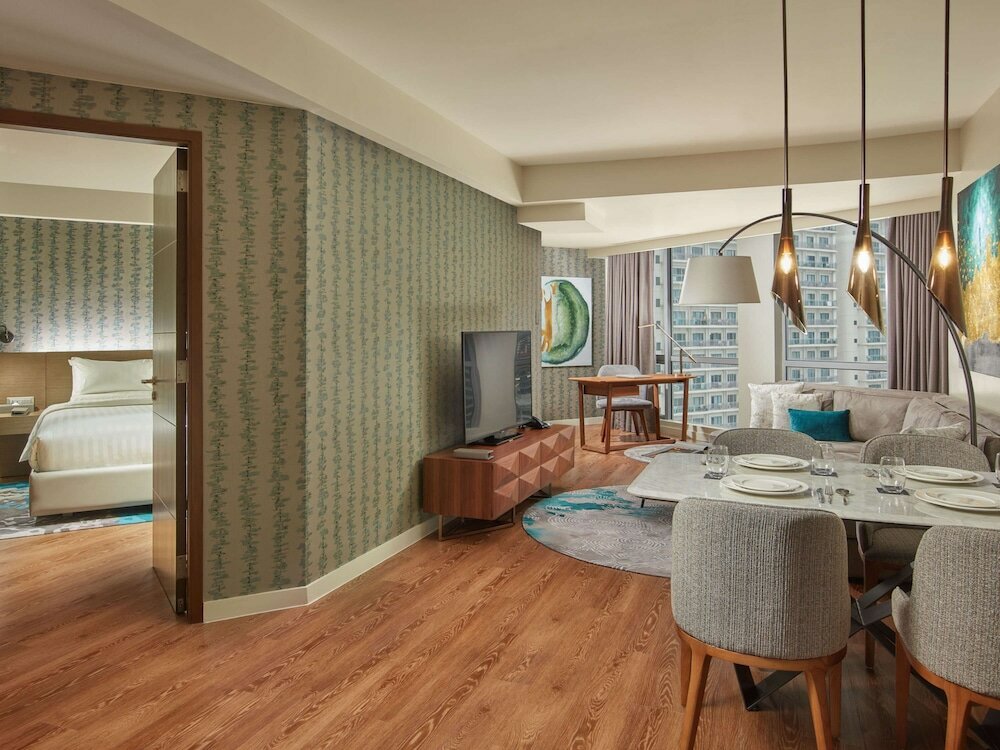 Фото Novotel Suites Manila at Acqua