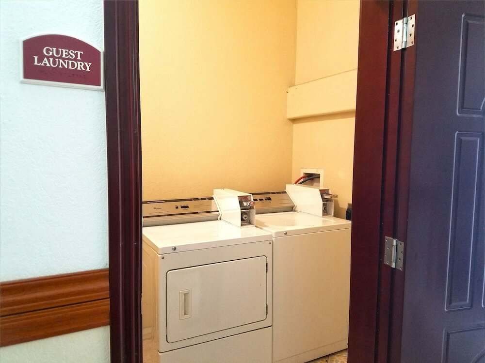 Фото Ramada by Wyndham South Waco