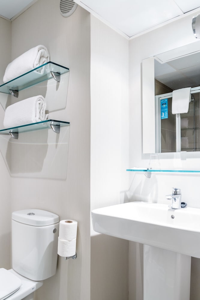 Фото Vertice Roomspace Madrid