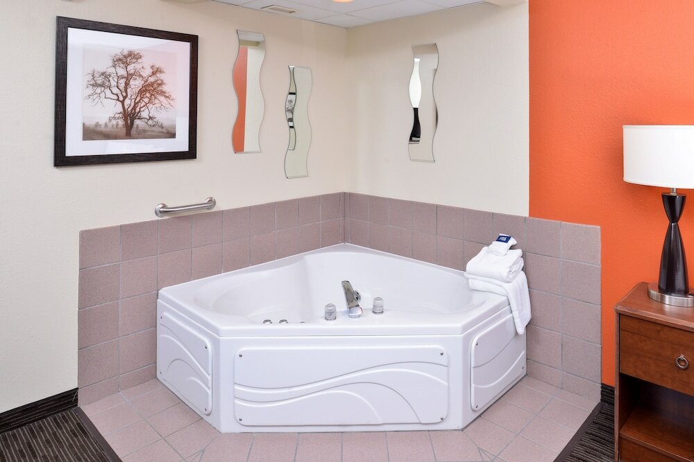 Фото AmericInn by Wyndham St. Cloud