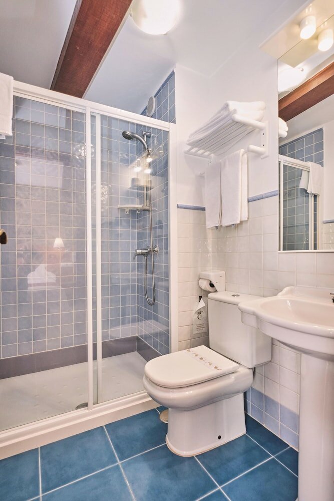 Фото Hotel Entrecercas