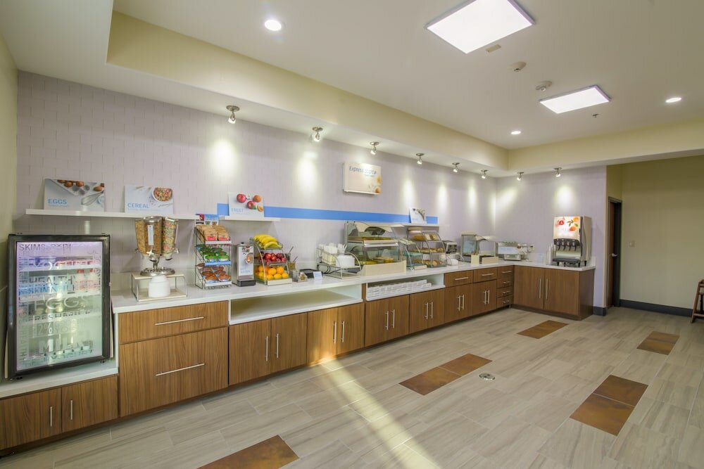 Фото Holiday Inn Express & Suites Raymondville, an Ihg Hotel