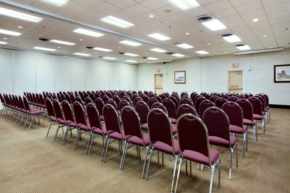 Фото Ramada by Wyndham Reno Hotel and Casino