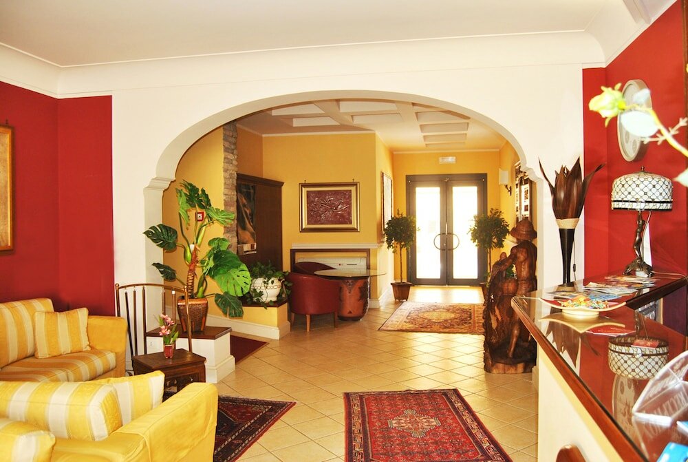 Фото Greta Rooms Hotel