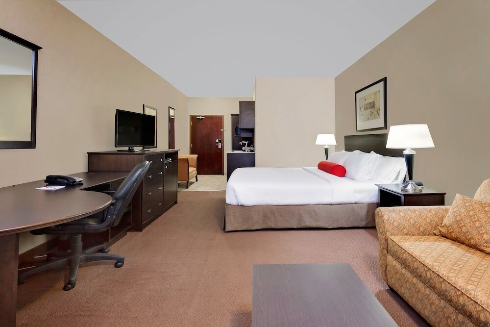 Фото Ramada by Wyndham Camrose
