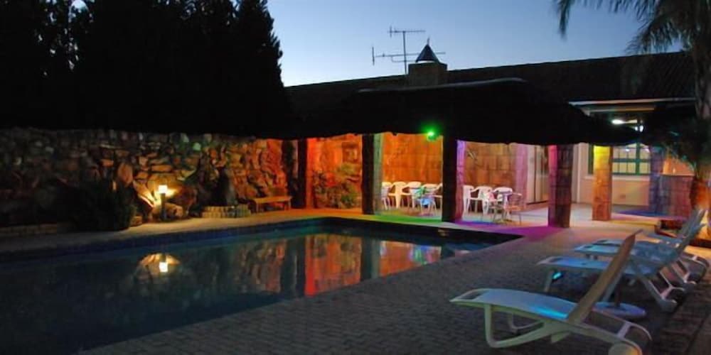 Фото Oasis Country Lodge