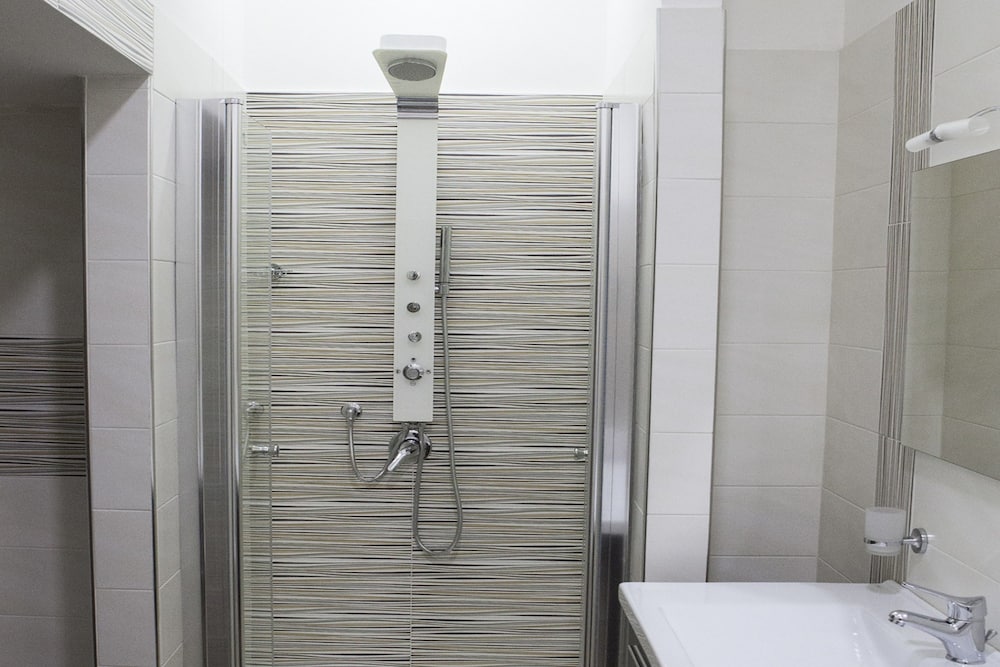 Фото Napoli Garibaldi Square