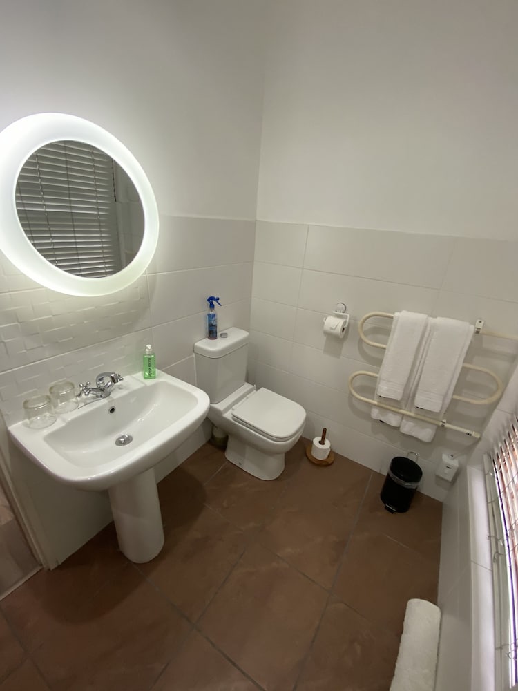 Фото Cotswold Guest House