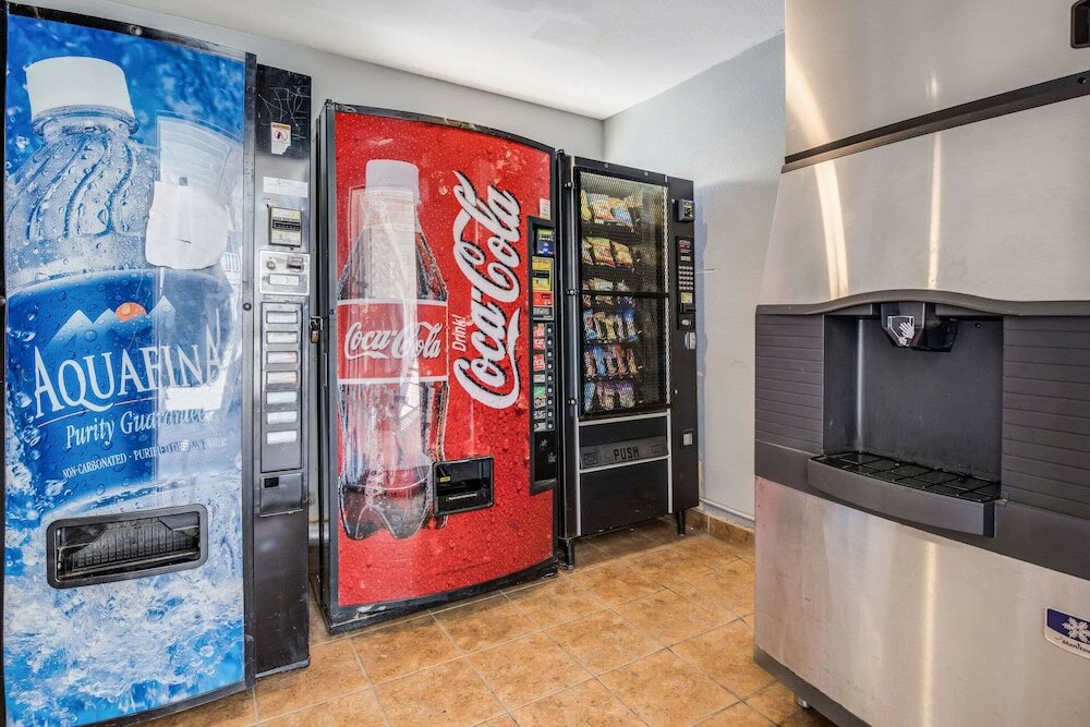 Фото Rodeway Inn Old Town Temecula