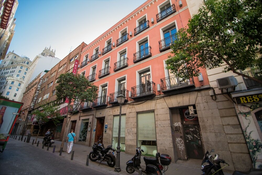 Фото Petit Palace Tres Cruces