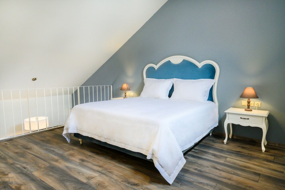 Фото Emerald Suites