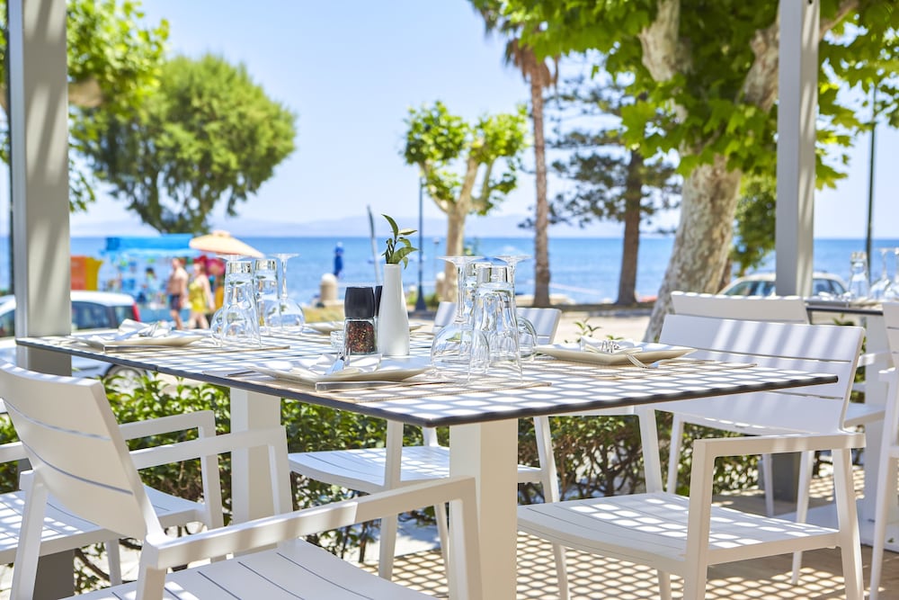 Фото Hotel Triton