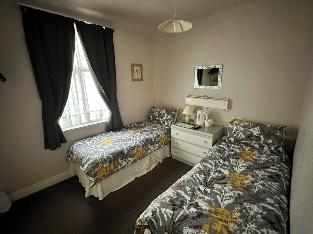 Фото The Alondra Hotel