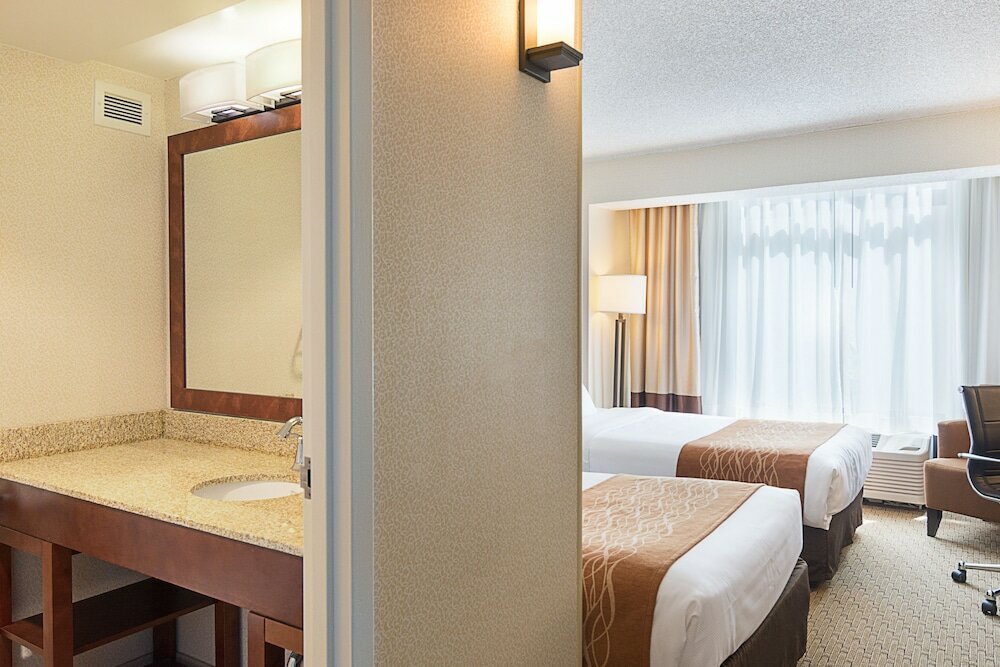 Фото Comfort Inn by the Bay