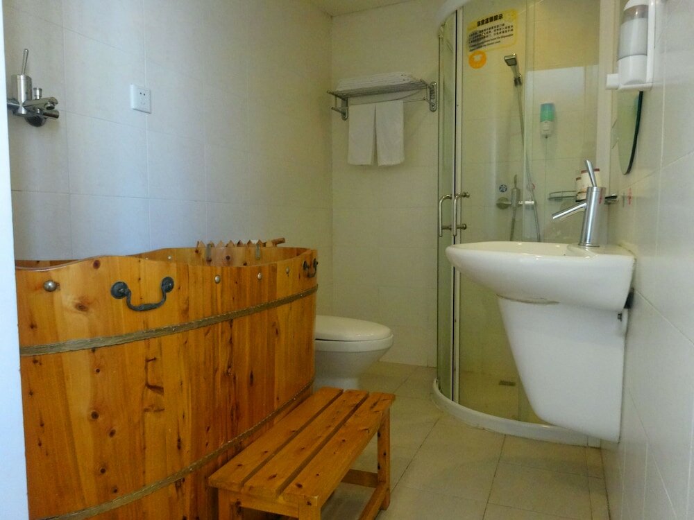 Фото Green Oasis Hotel