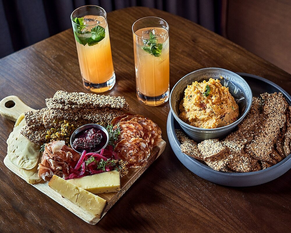 Фото The Rally Hotel at McGregor Square