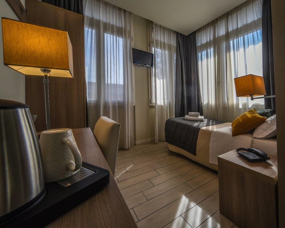 Фото Hotel Zara Milano
