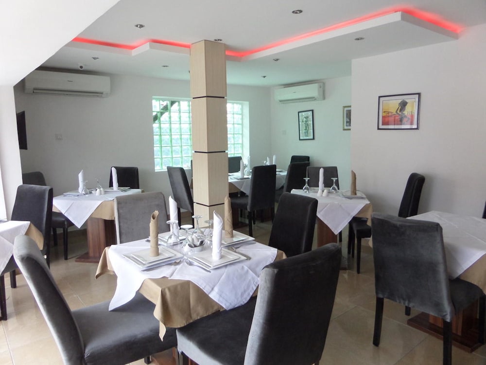 Фото Blackwood Hotel