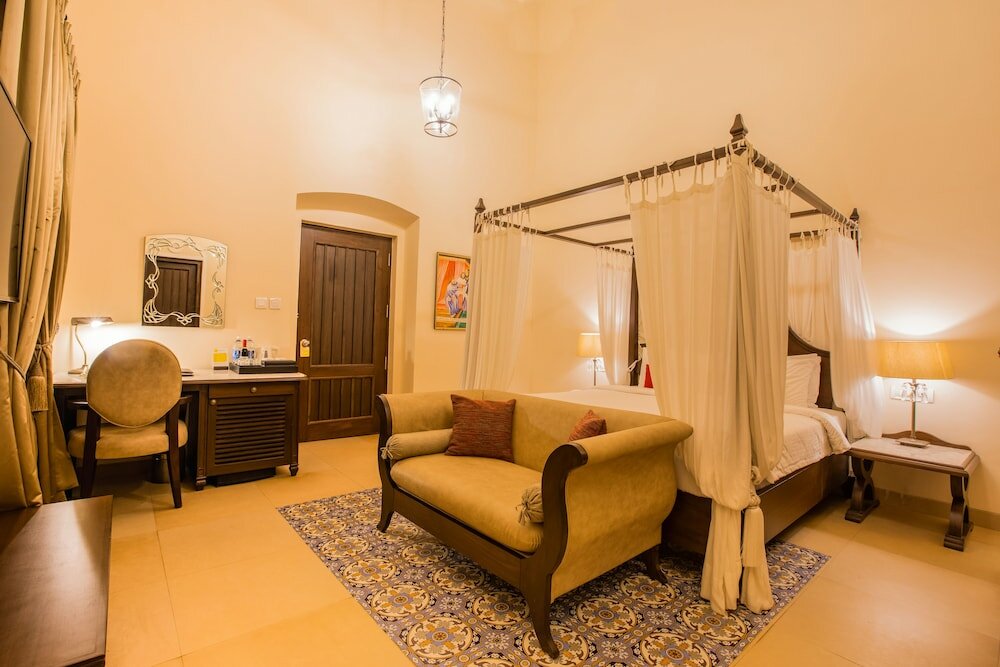 Фото Lemon Tree Amarante Beach Resort, Goa