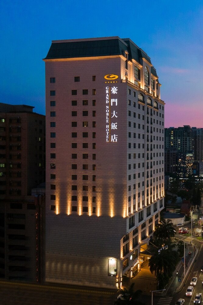 Фото Grand Noble Hotel