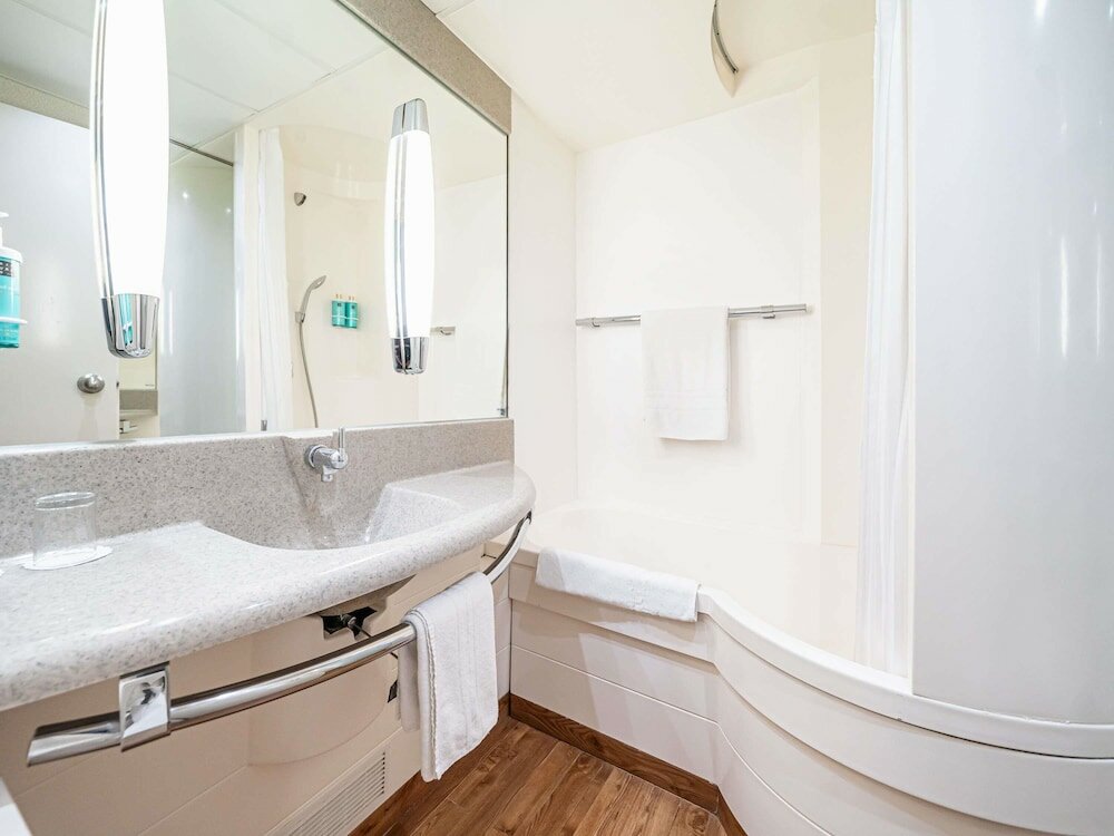 Фото Novotel Milton Keynes