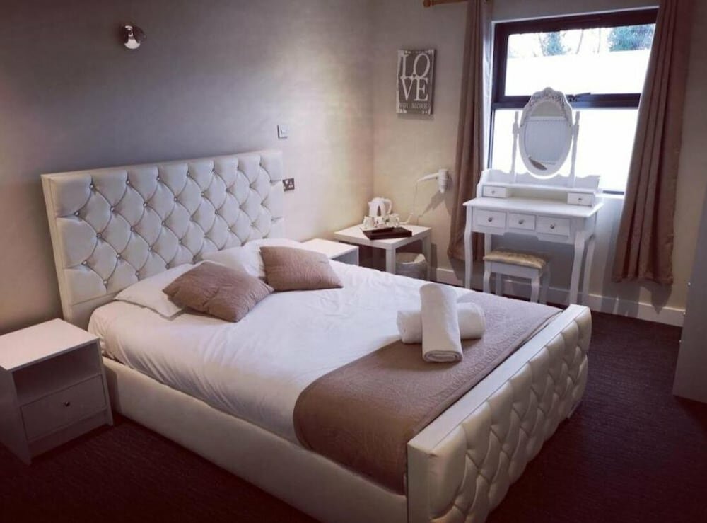 Hotel The R Inn Hotel, England, photo