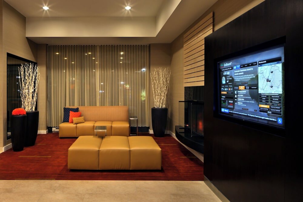 Фото Courtyard by Marriott Hartford Cromwell