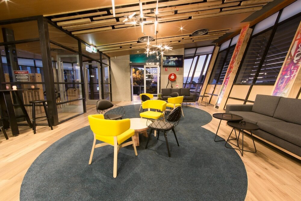 Фото Highlander Hotel Bar Kitchen Rooftop