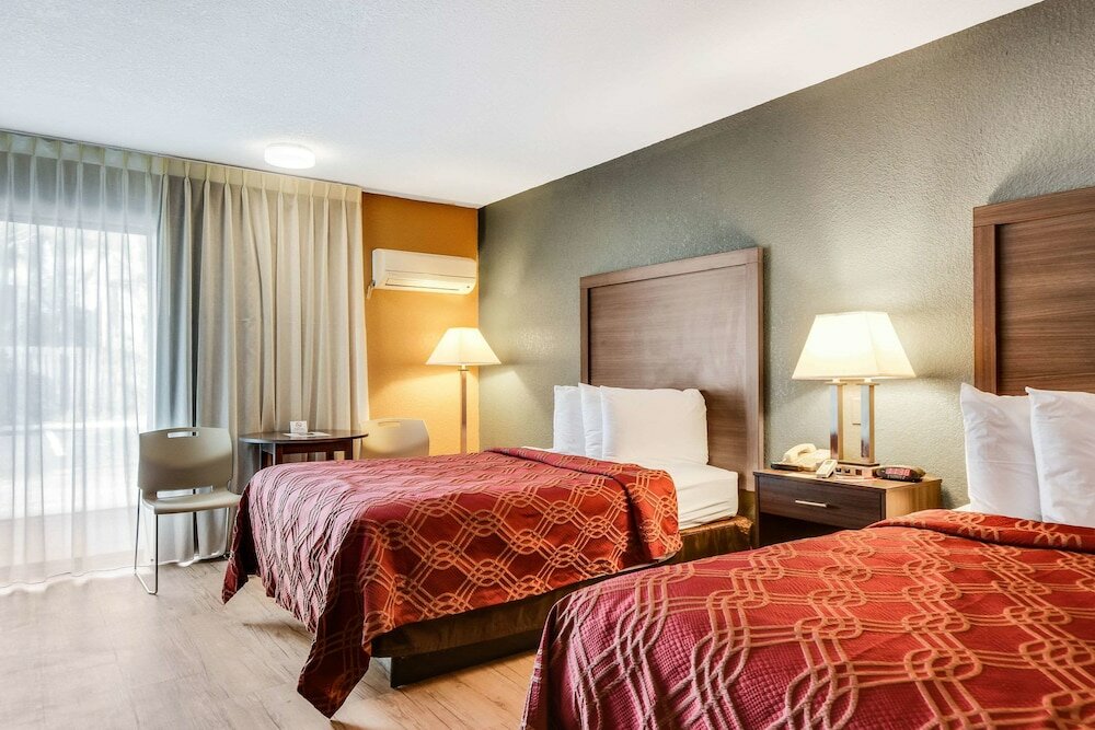 Фото Econo Lodge Busch Gardens