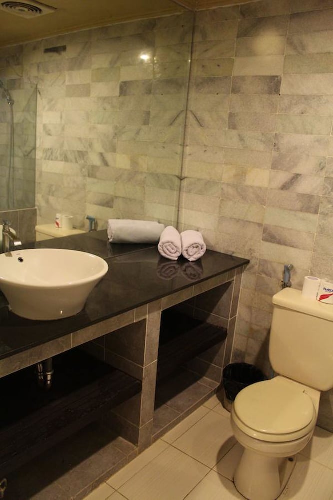 Фото Hotel Karthi