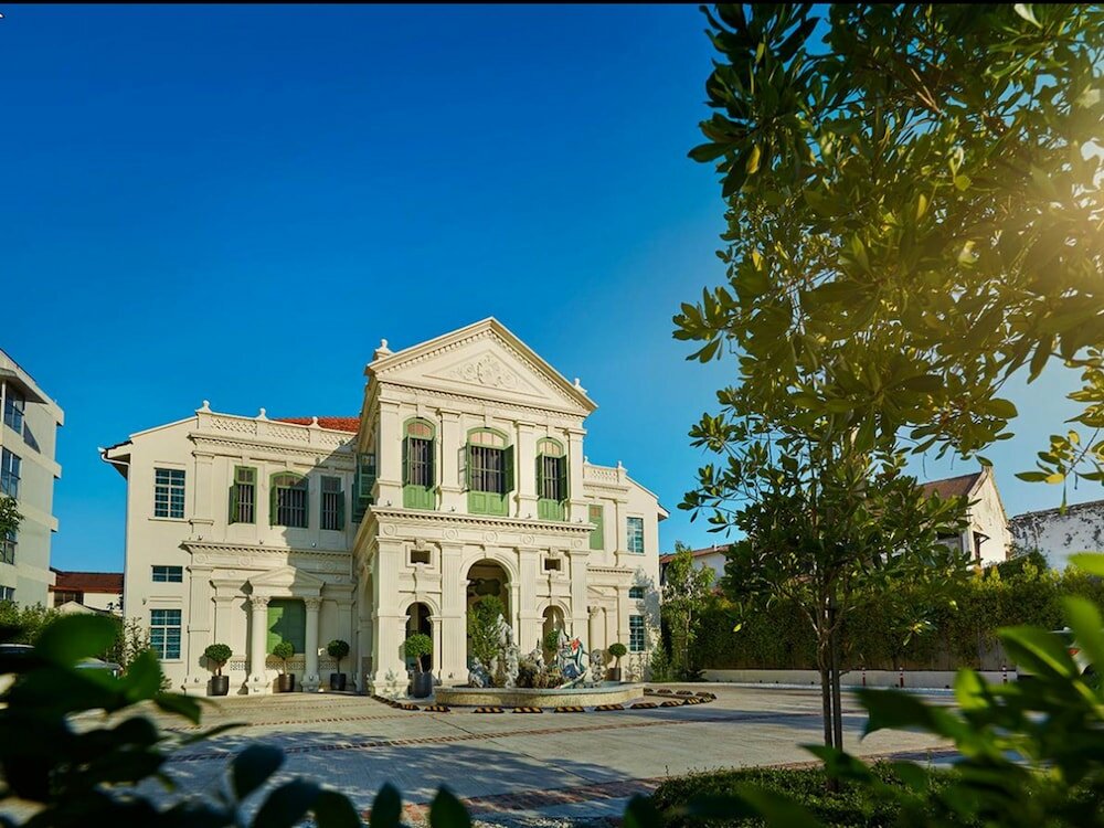 Фото The Edison George Town