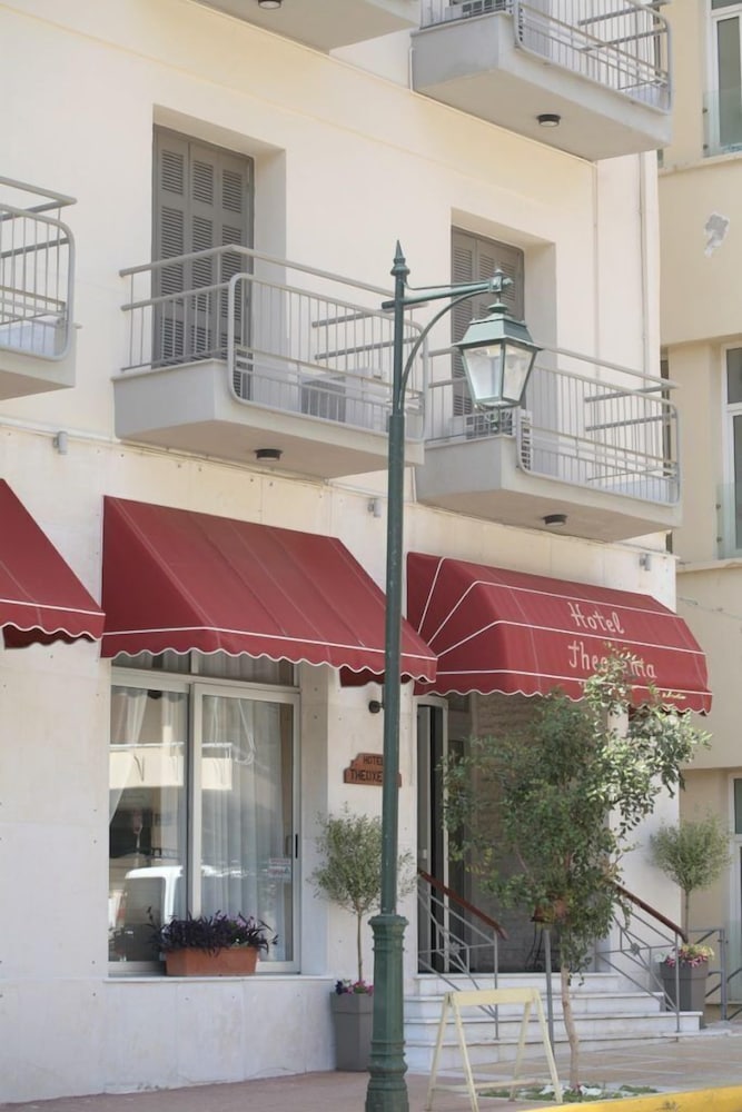 Фото Hotel Theoxenia Loutraki