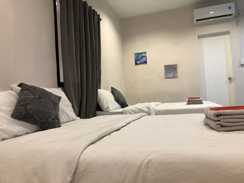 Фото Hometown Hotel Bacolod - Lacson