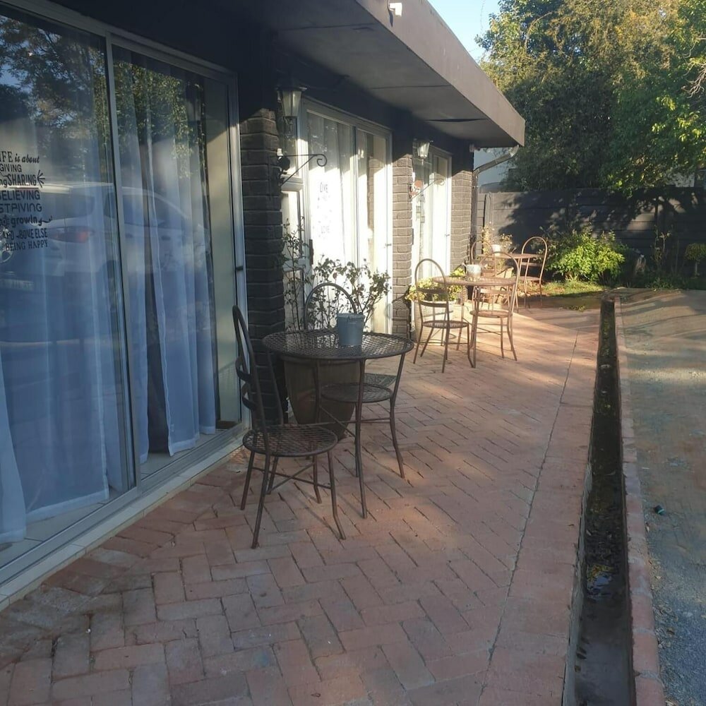 Фото Angels Haven Guesthouse