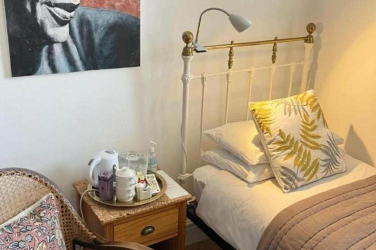 Фото Cornerstones Guest House