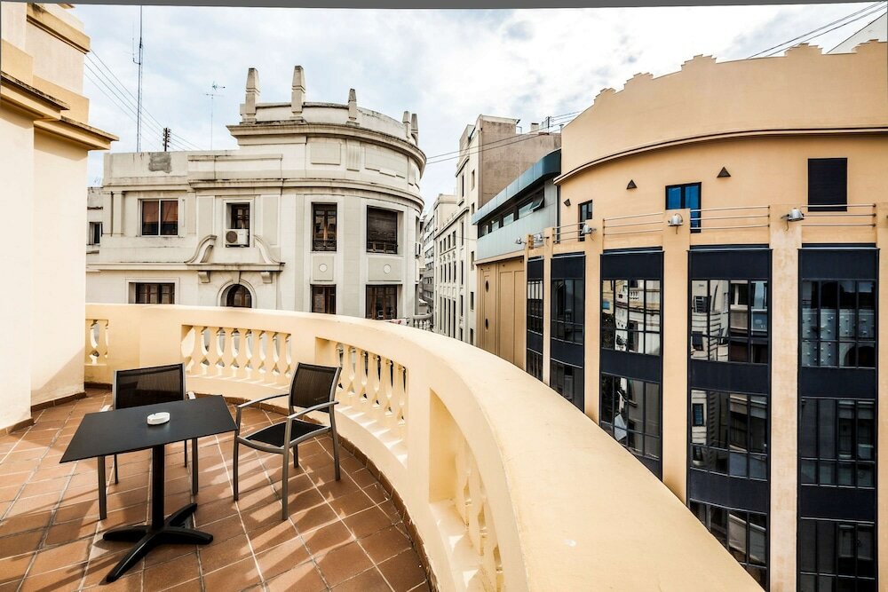 Фото Catalonia Excelsior Hotel