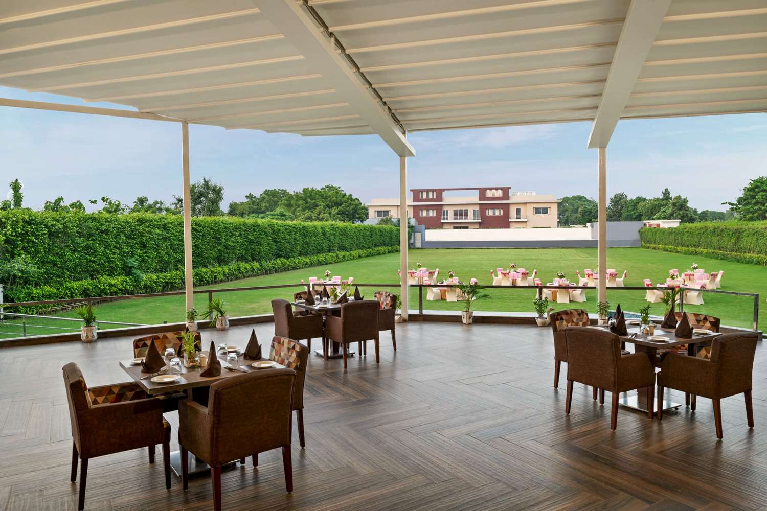 Фото Ramada by Wyndham Aligarh Gt Road