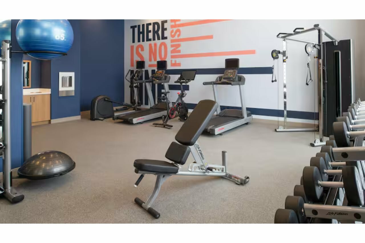 Фото Holiday Inn Express North Hollywood - Burbank Area, an Ihg Hotel