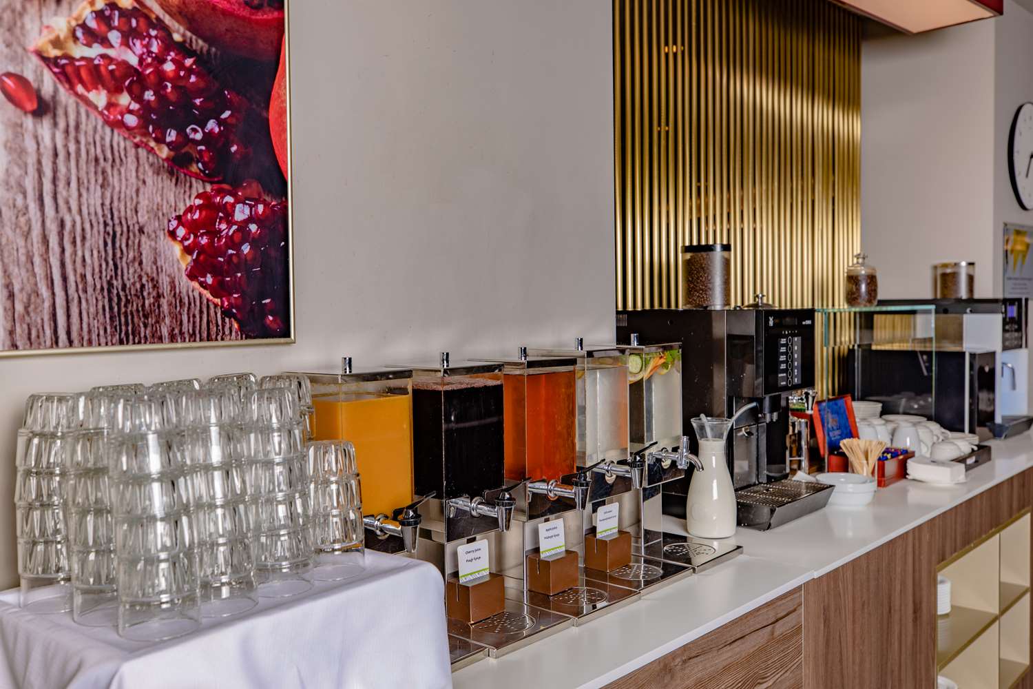 Фото DoubleTree by Hilton Hotel Yerevan City Centre