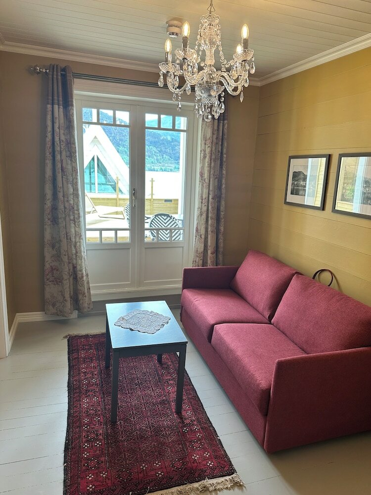 Фото Hofslund Fjord Hotel