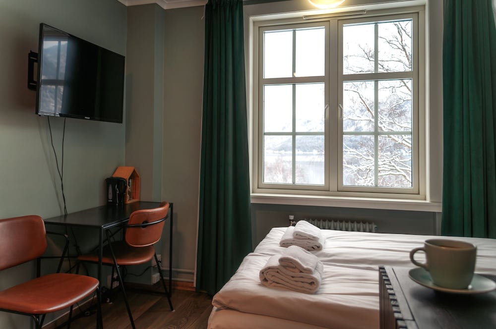 Фото Trolltunga Hotel