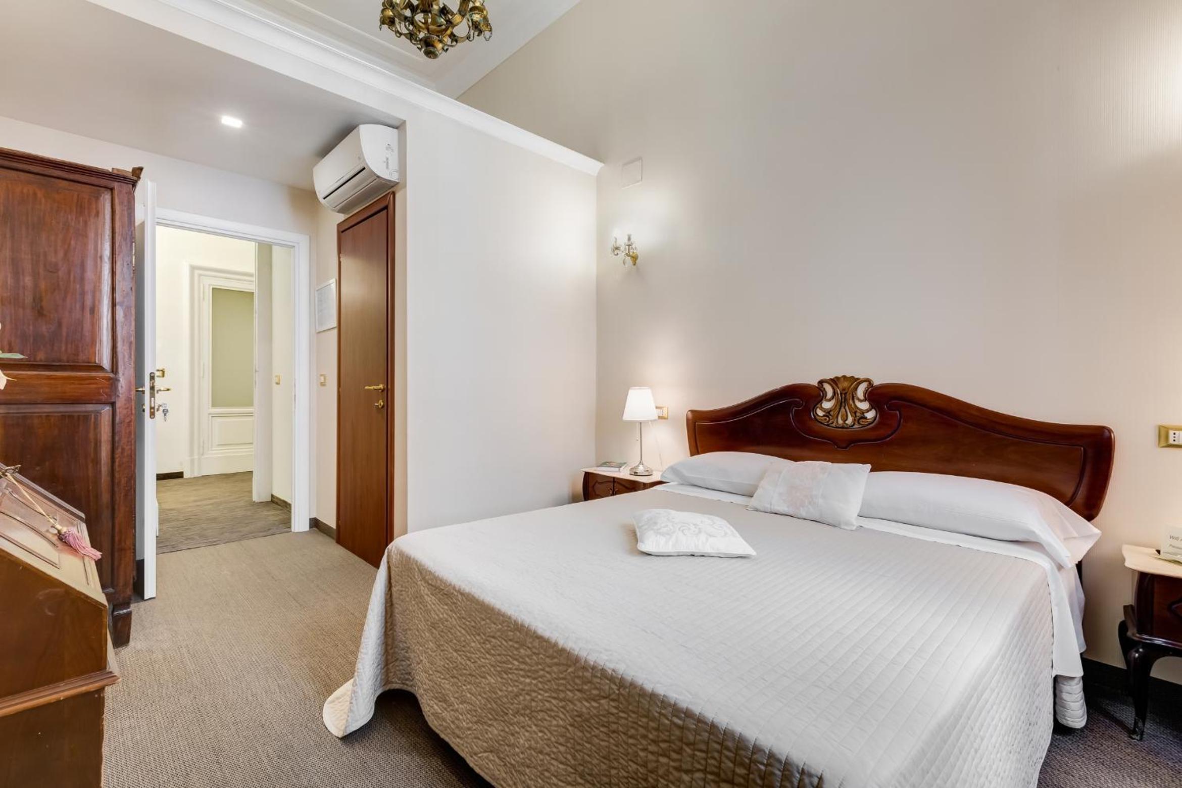 Фото Affreschi Su Roma Luxury B&b