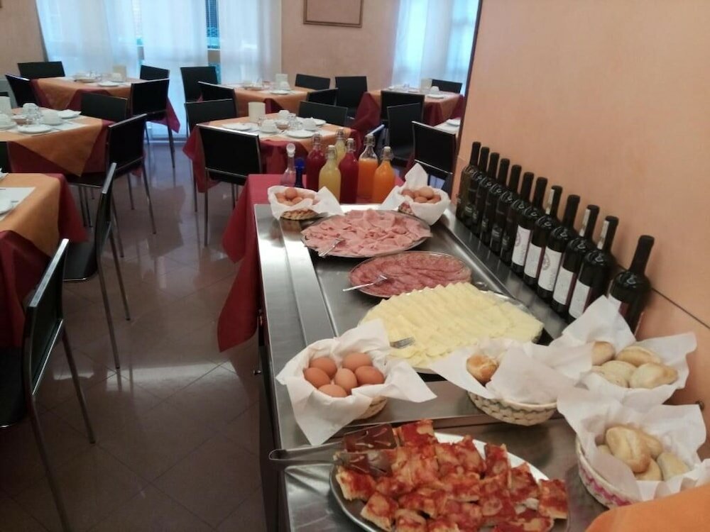 Фото Hotel Manola