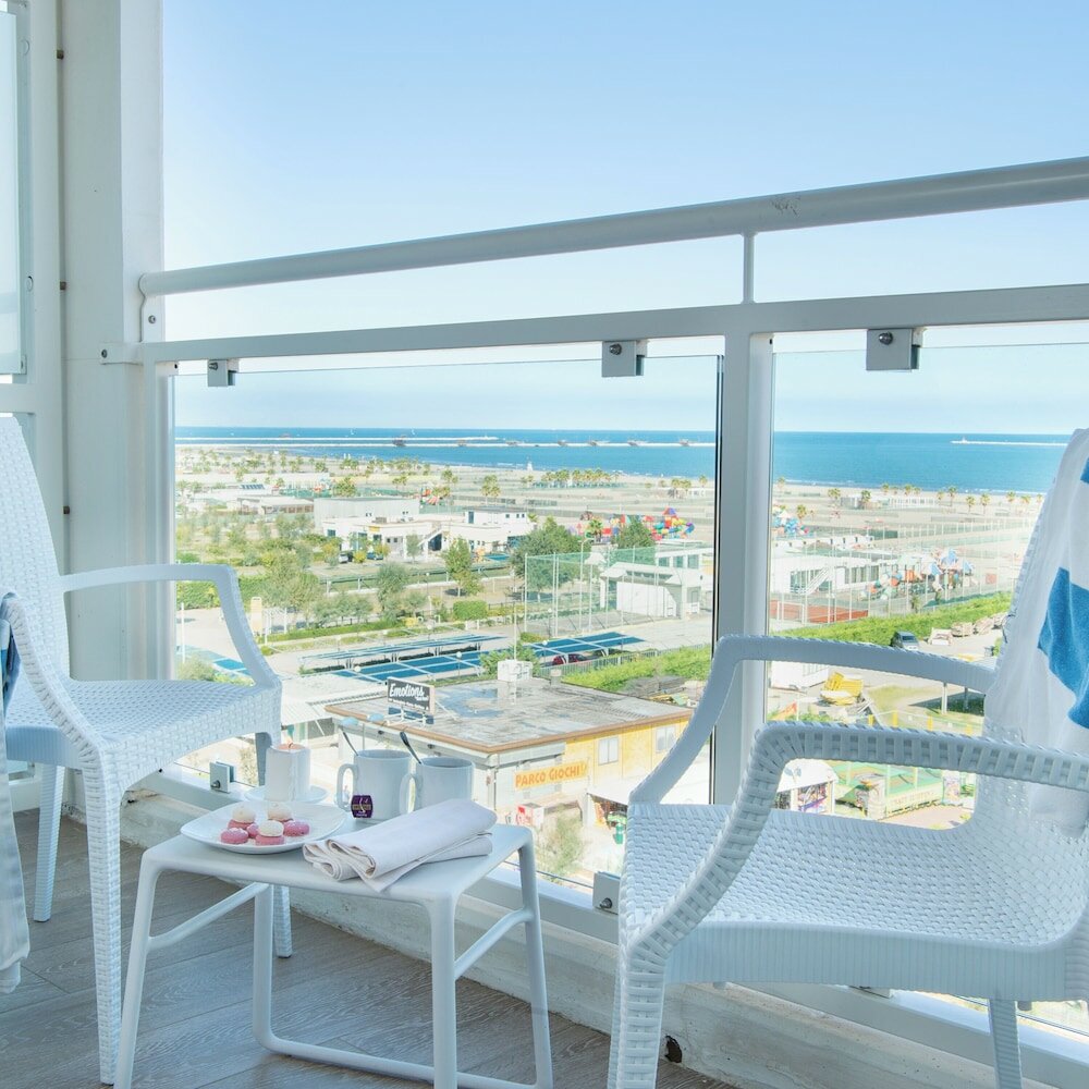 Фото Hotel Mediterraneo